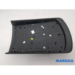 Peugeot - 3008 - Armrest