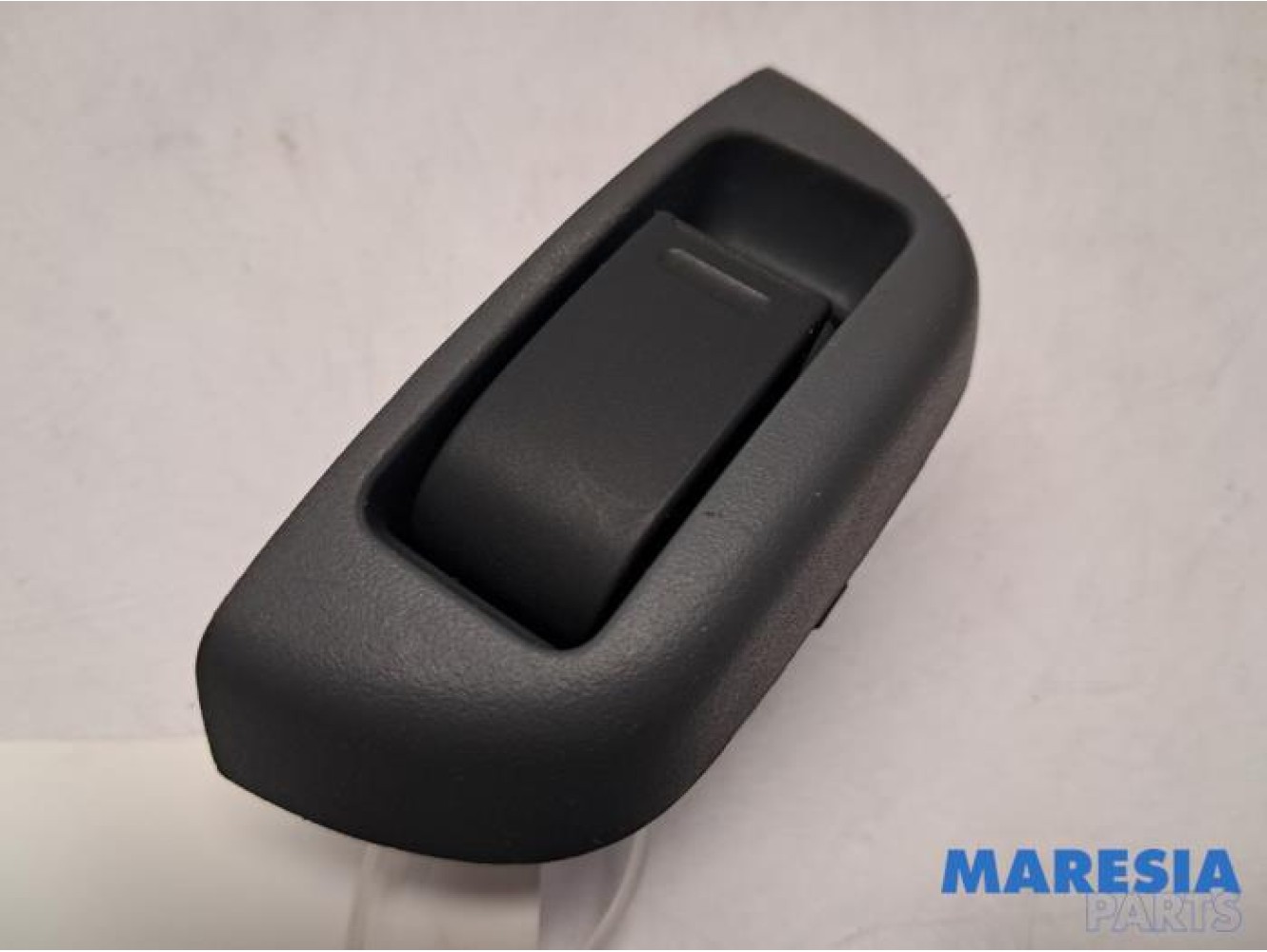 Peugeot - 107 - Multi-functional window switch