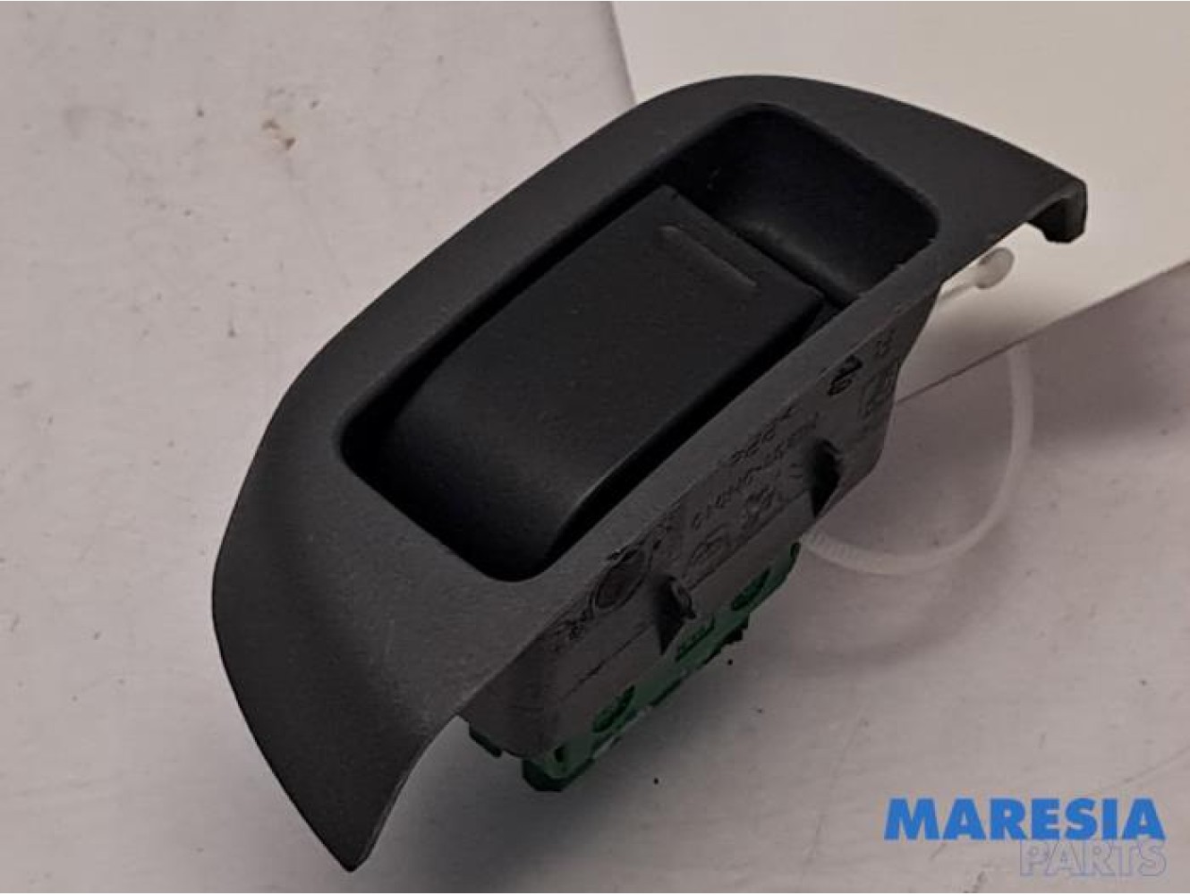 Peugeot - 107 - Multi-functional window switch