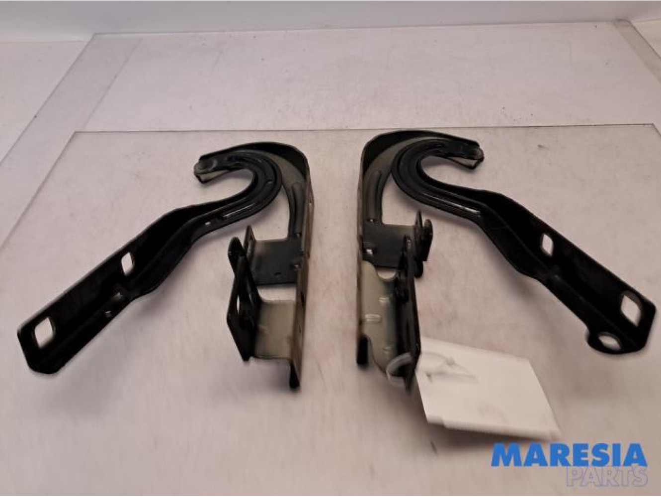 Peugeot - 3008 - Motorhaube Scharnier