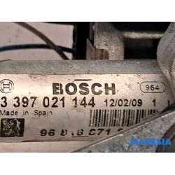 Peugeot - 3008 - Front wiper motor