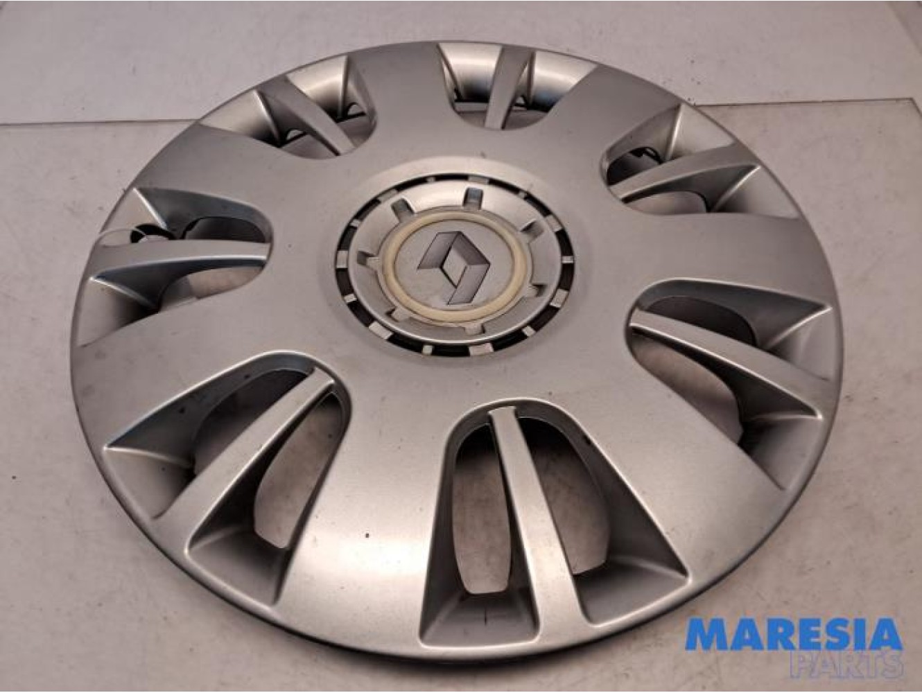 Renault - Trafic - Wheel cover (spare)