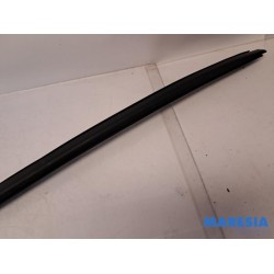 Renault - Trafic - Frontscreen frame