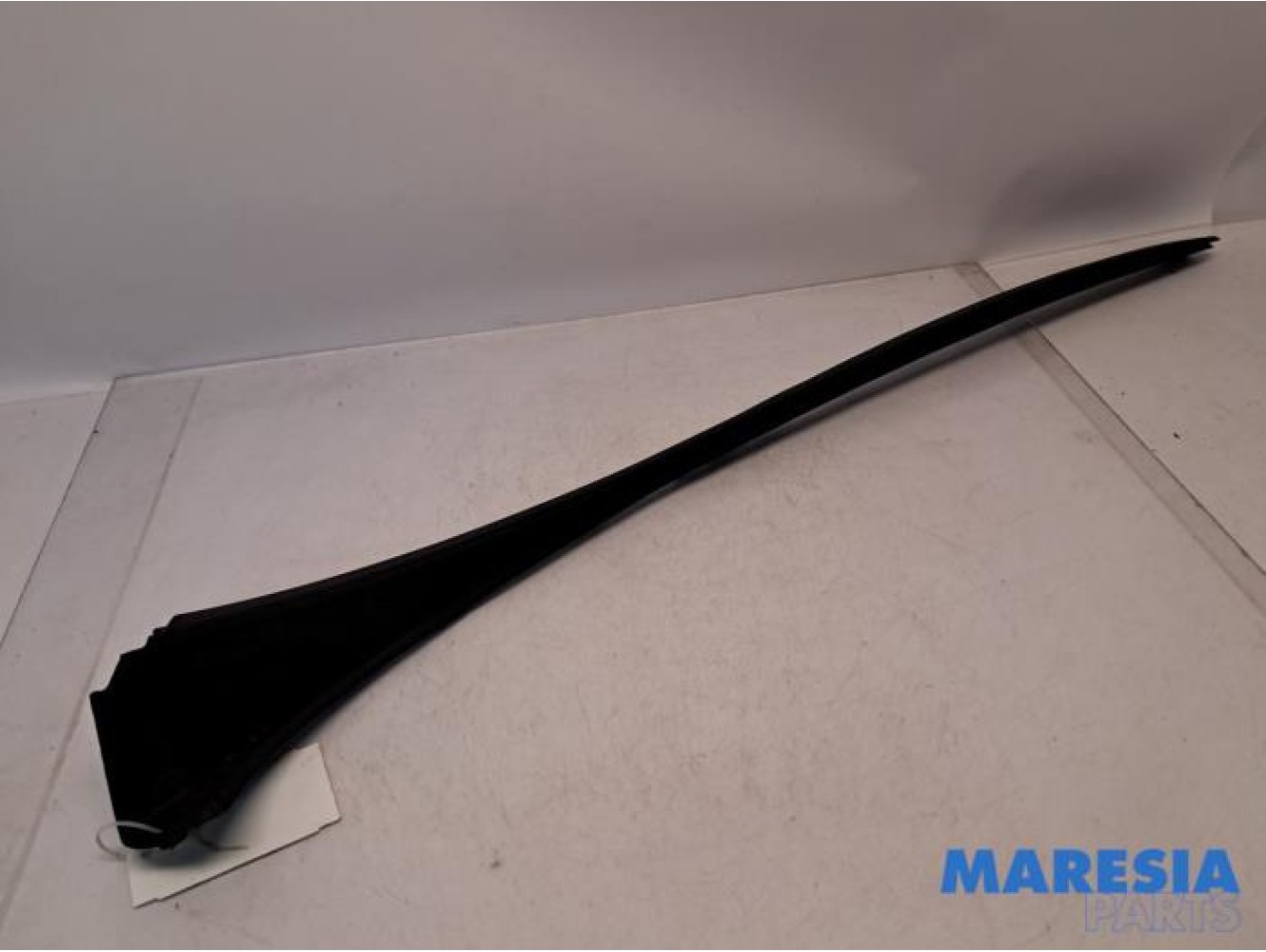 Renault - Trafic - Frontscreen frame