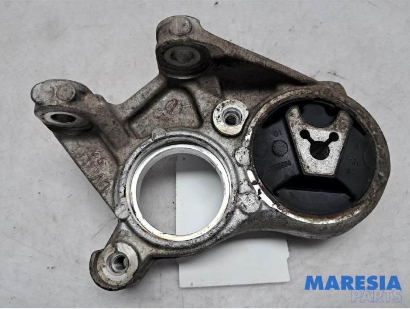 Citroen - C4 - Engine mount