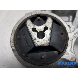 Citroen - C4 - Engine mount