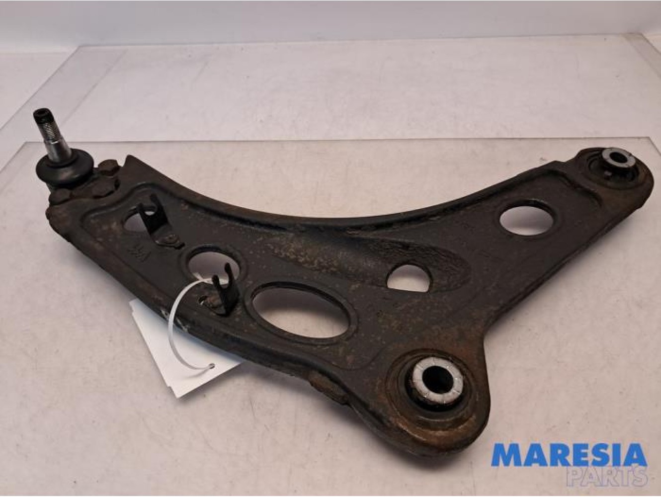 Renault - Trafic - Front lower wishbone, right