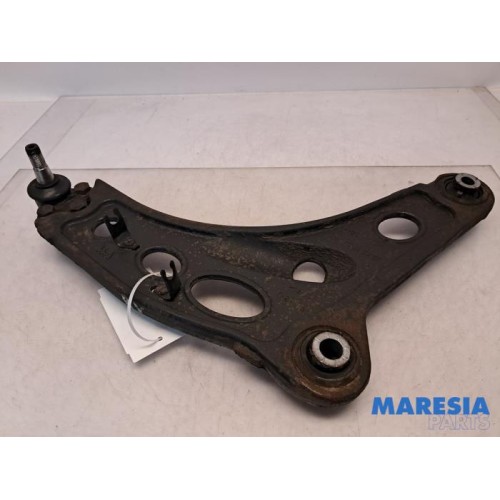 Renault - Trafic - Front lower wishbone, right