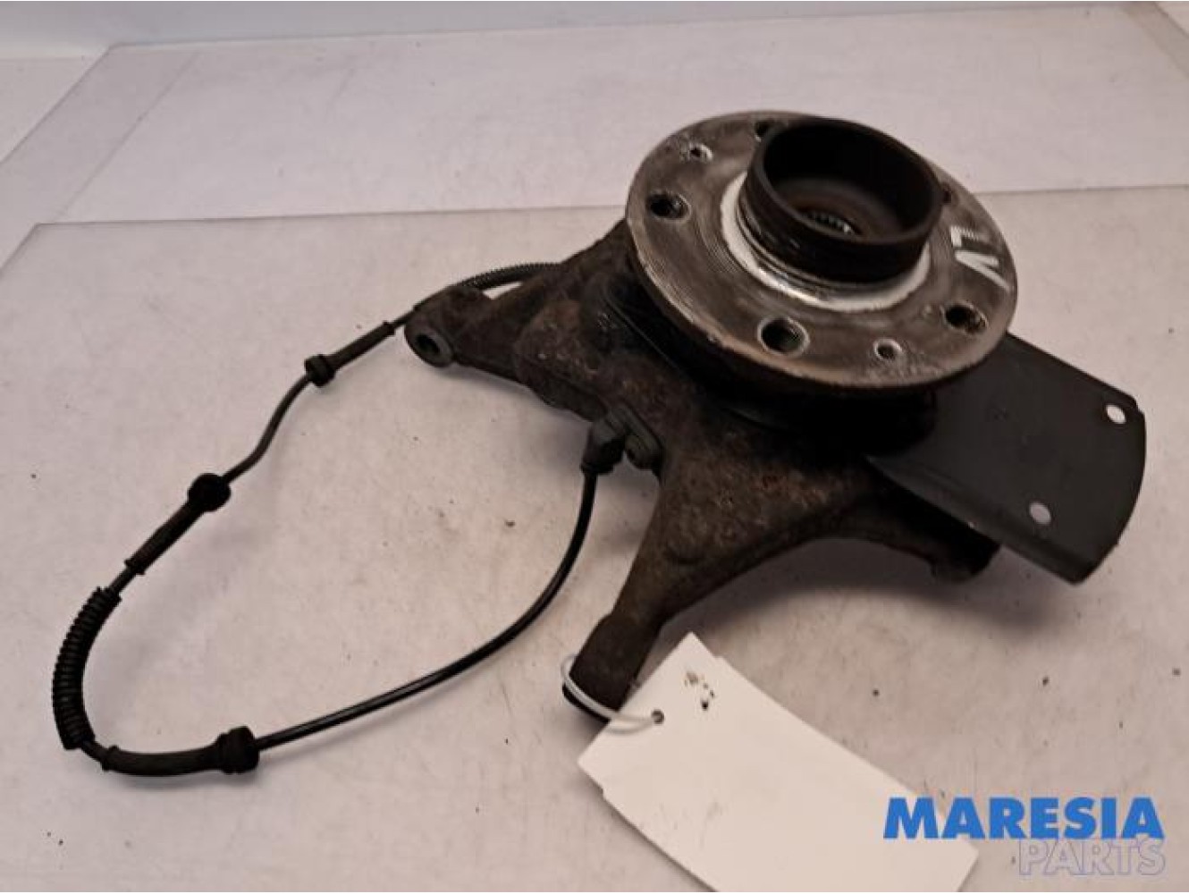 Renault - Trafic - Knuckle, front left