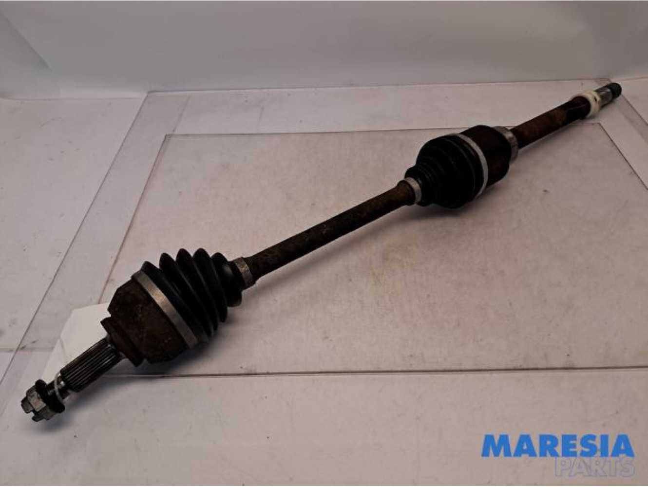 Renault - Trafic - Front drive shaft, right