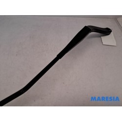 Renault - Trafic - Front wiper arm
