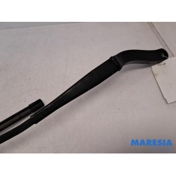 Renault - Trafic - Front wiper arm
