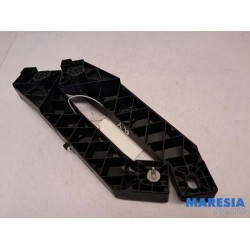 Renault - Trafic - Front part support