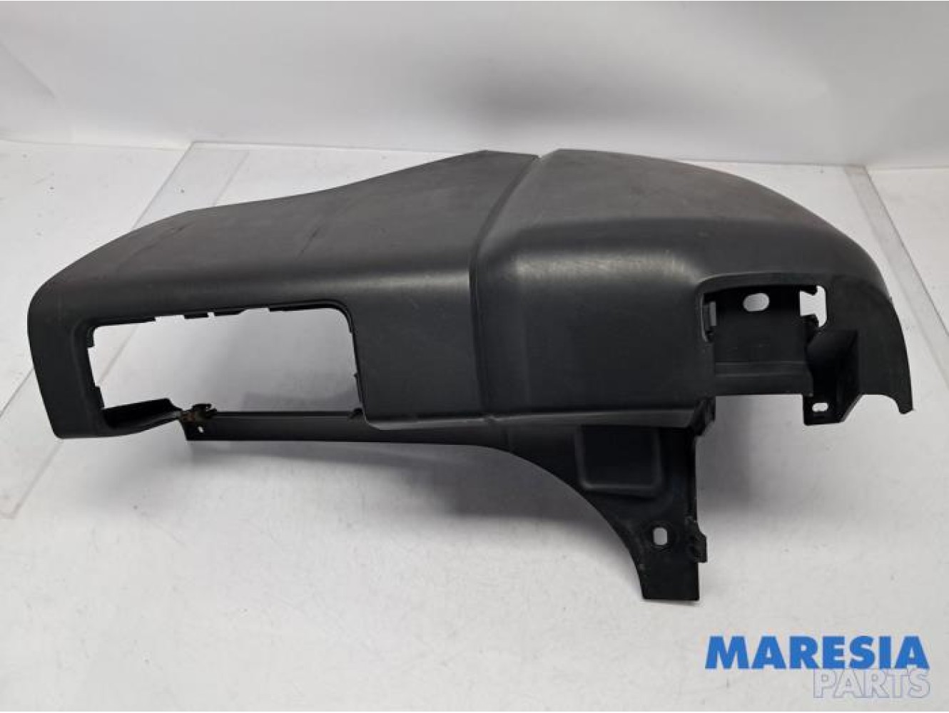 Renault - Trafic - Rear bumper component, right