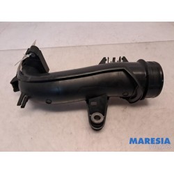 Renault - Trafic - Air intake hose