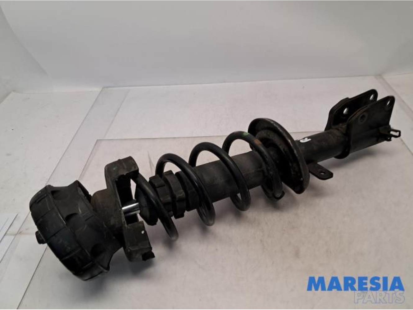 Renault - Trafic - Front shock absorber rod, right