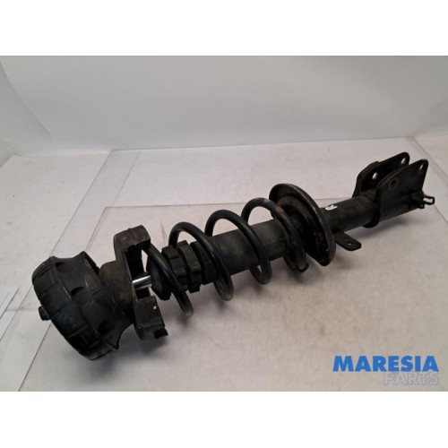 Renault - Trafic - Front shock absorber rod, right