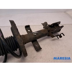 Renault - Clio - Front shock absorber rod, right