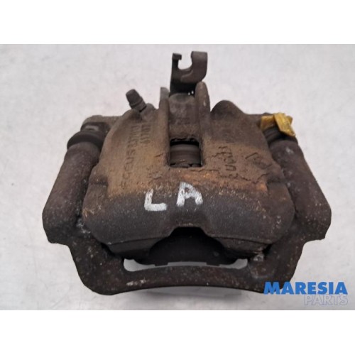 Renault - Trafic - Rear brake calliper, left