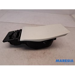Renault - Trafic - Tank cap cover