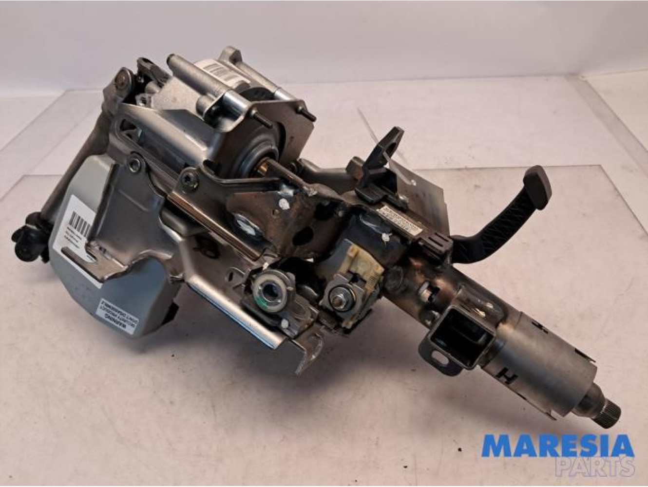 Renault - Clio - Steering column housing
