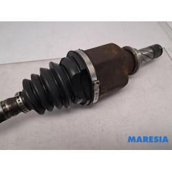 Renault - Clio - Front drive shaft, left
