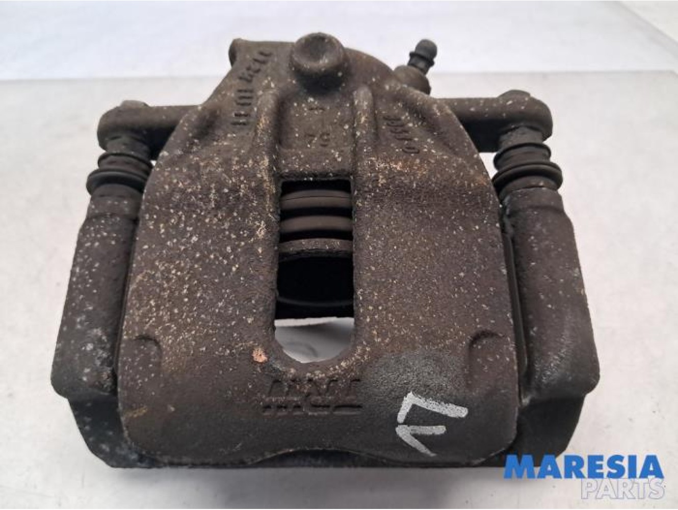 Renault - Clio - Front brake calliper, left