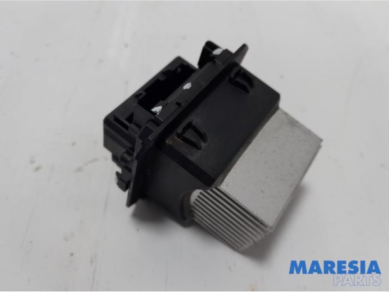 Renault - Trafic - Heater resistor