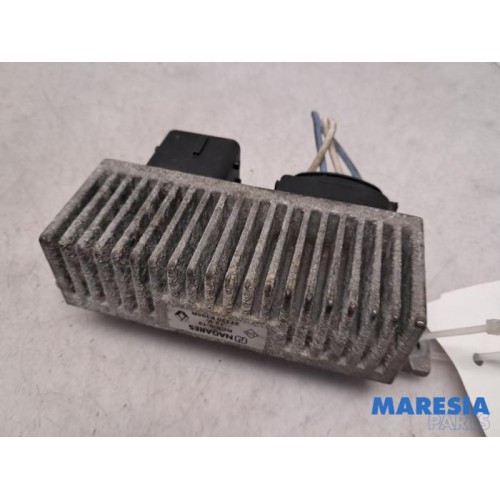 Renault - Trafic - Glow plug relay