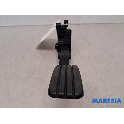 Renault - Trafic - Accelerator pedal