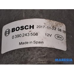 Renault - Trafic - Front wiper motor