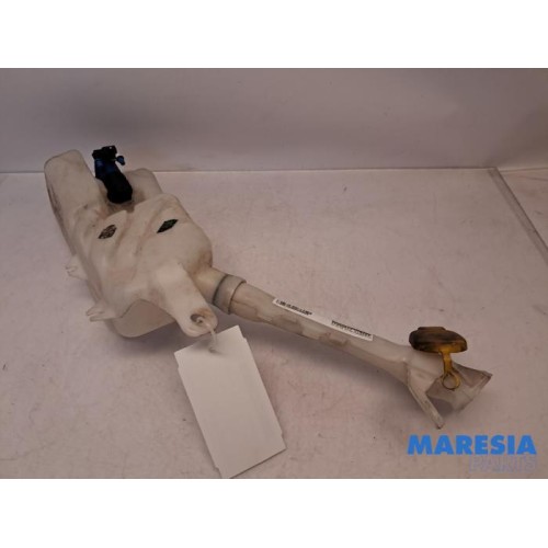 Renault - Clio - Front windscreen washer reservoir