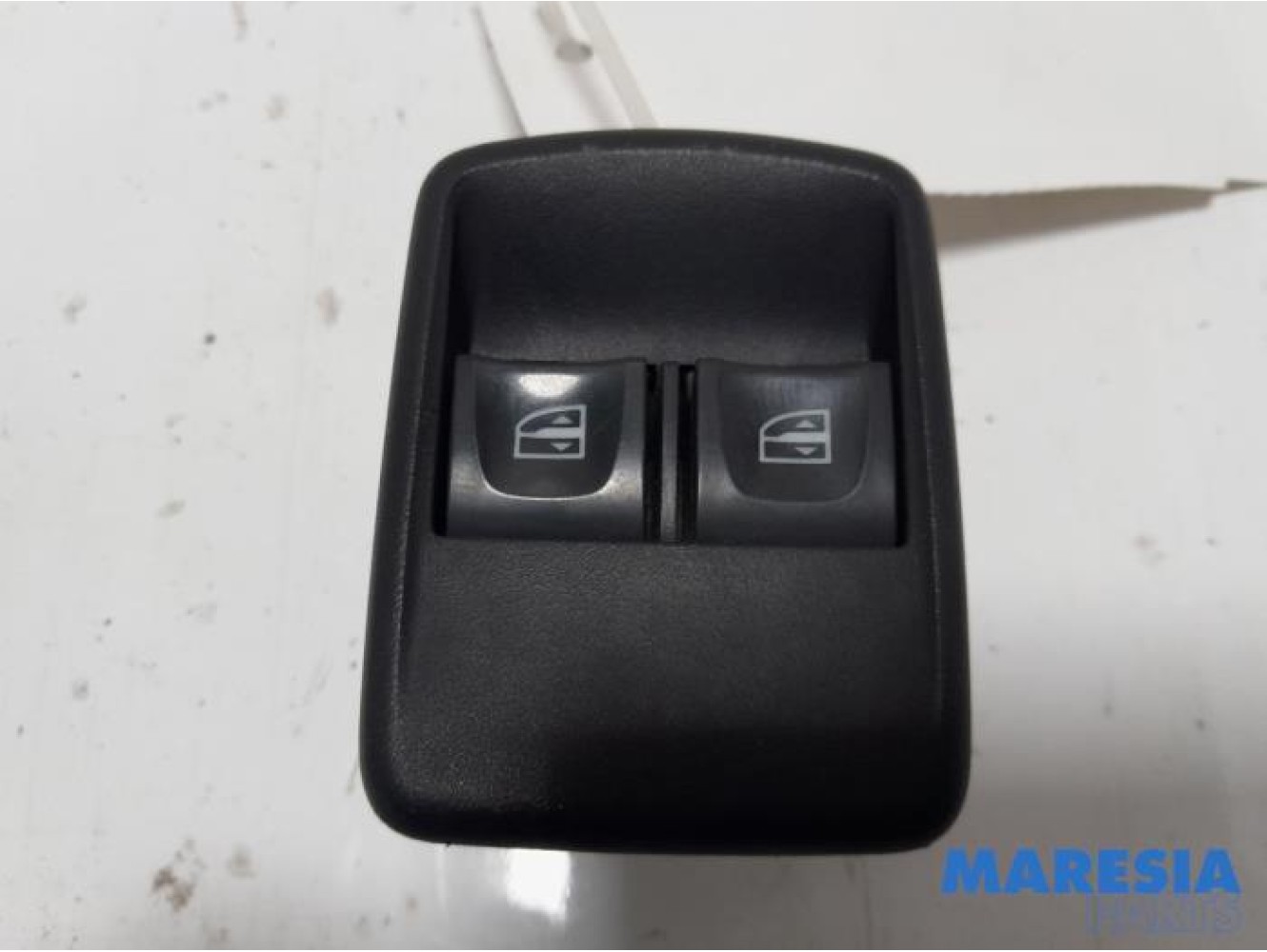 Renault - Trafic - Multi-functional window switch