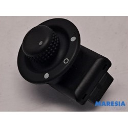 Renault - Trafic - Mirror switch