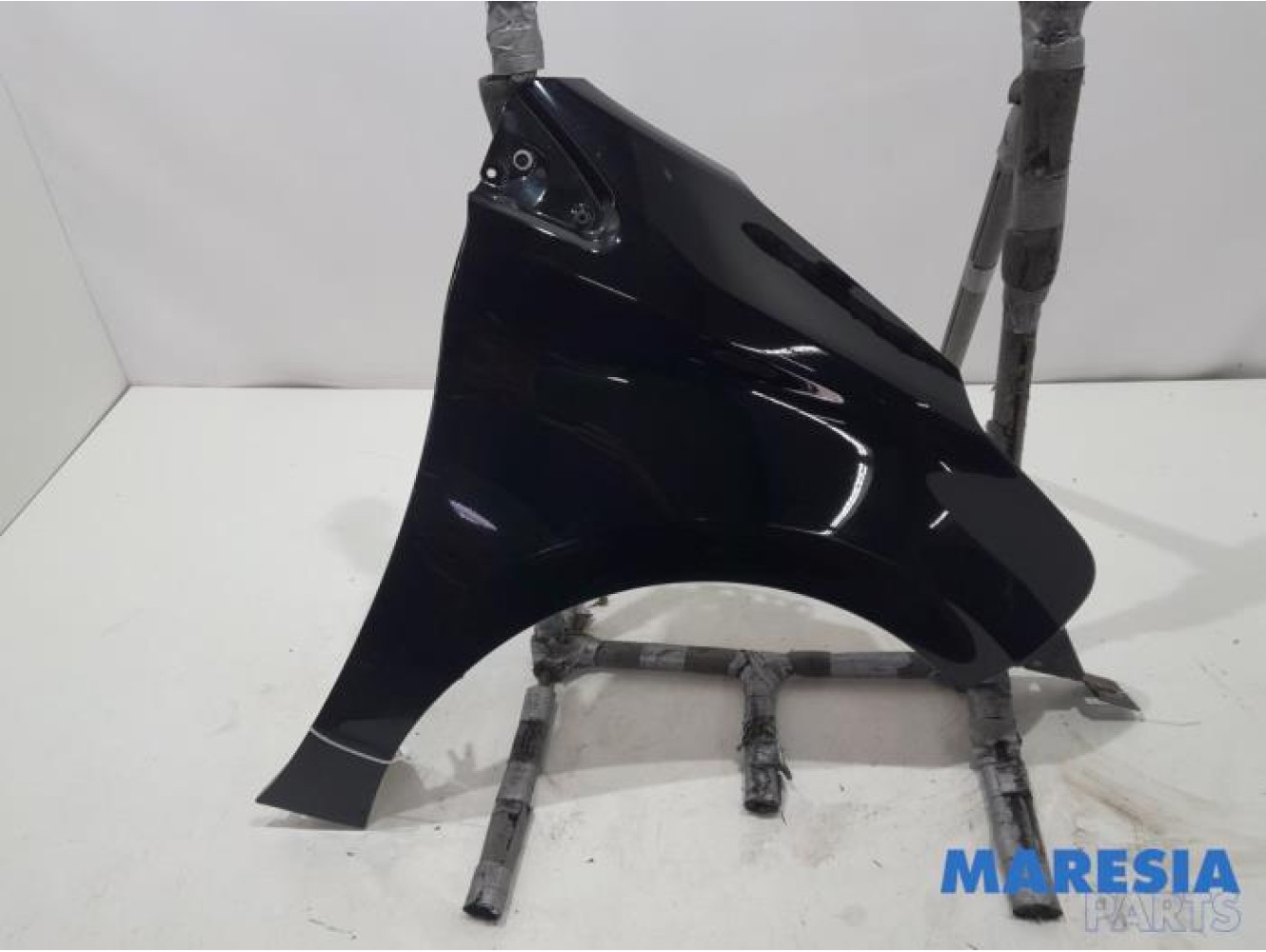 Peugeot - 208 - Front wing, right