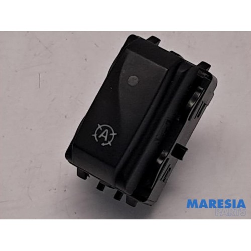 Renault - Trafic - Start/stop switch