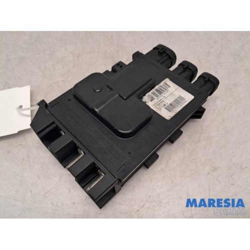 Renault - Trafic - Voltage regulator