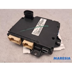 Renault - Trafic - Centrale Deurvergrendelings Module