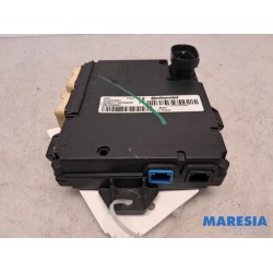 Renault - Trafic - Centrale Deurvergrendelings Module