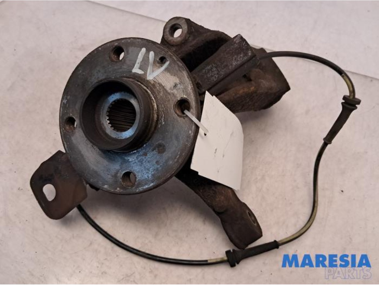 Peugeot - 107 - Fusee links-voor