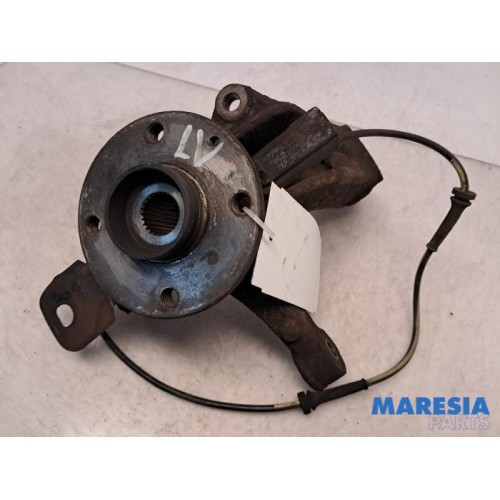 Peugeot - 107 - Fusee links-voor