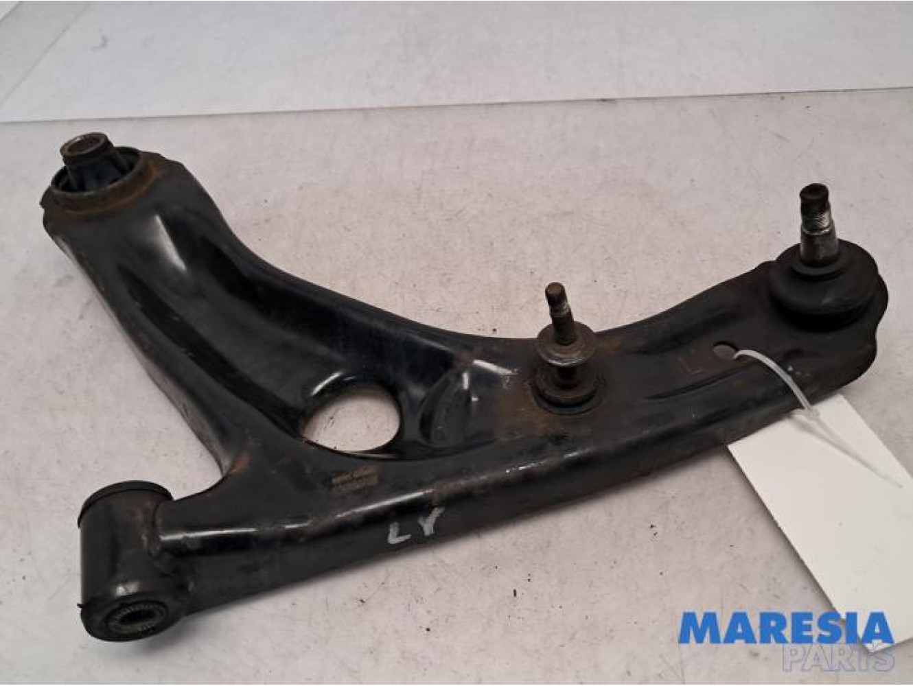 Peugeot - 107 - Front lower wishbone, left
