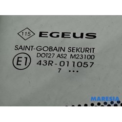 Renault - Trafic - Quarter light, front left