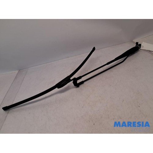 Peugeot - 107 - Front wiper arm