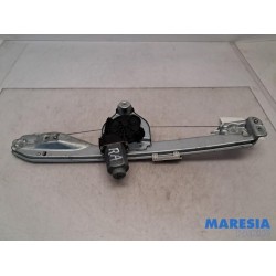 Renault - Clio - Rear door window mechanism 4-door, right