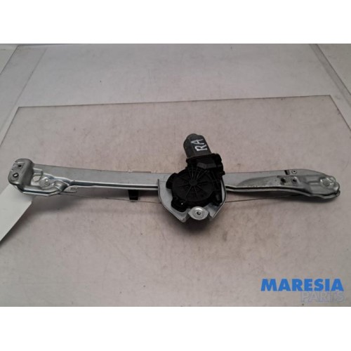 Renault - Clio - Rear door window mechanism 4-door, right
