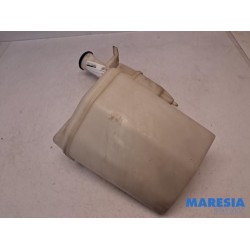 Peugeot - 107 - Front windscreen washer reservoir