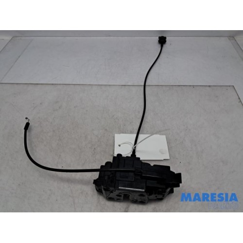 Renault - Clio - Rear door mechanism 4-door, right