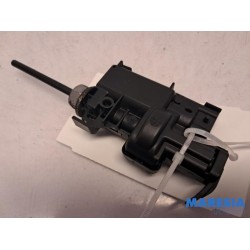 Renault - Clio - Tank flap lock motor