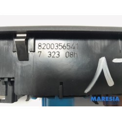 Renault - Clio - Multi-functional window switch